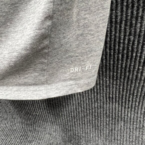 Nike Dri-Fit Mens XL Gray Tee Shirt Athletic Cut Spellout Swirly Logo Graphic - Picture 10 of 10